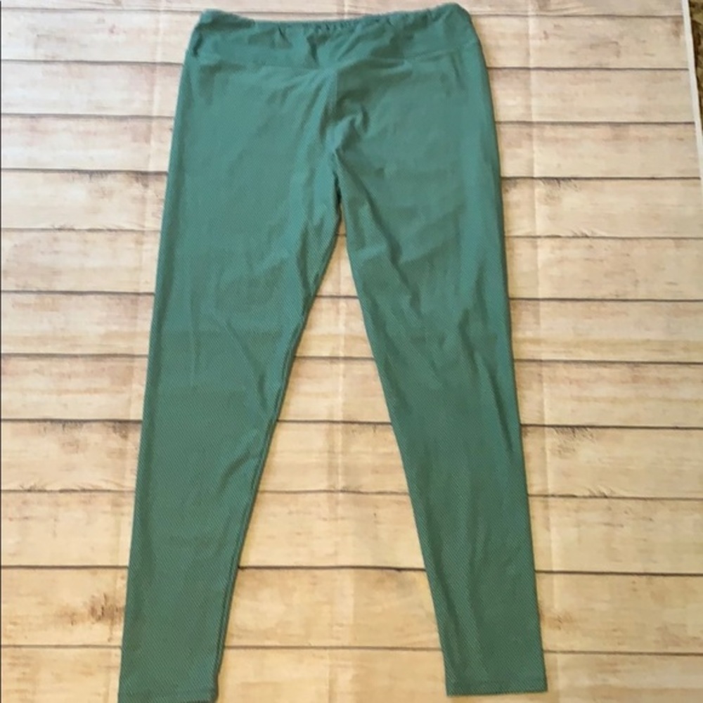 Lularoe Tall and Curvy Green Leggings